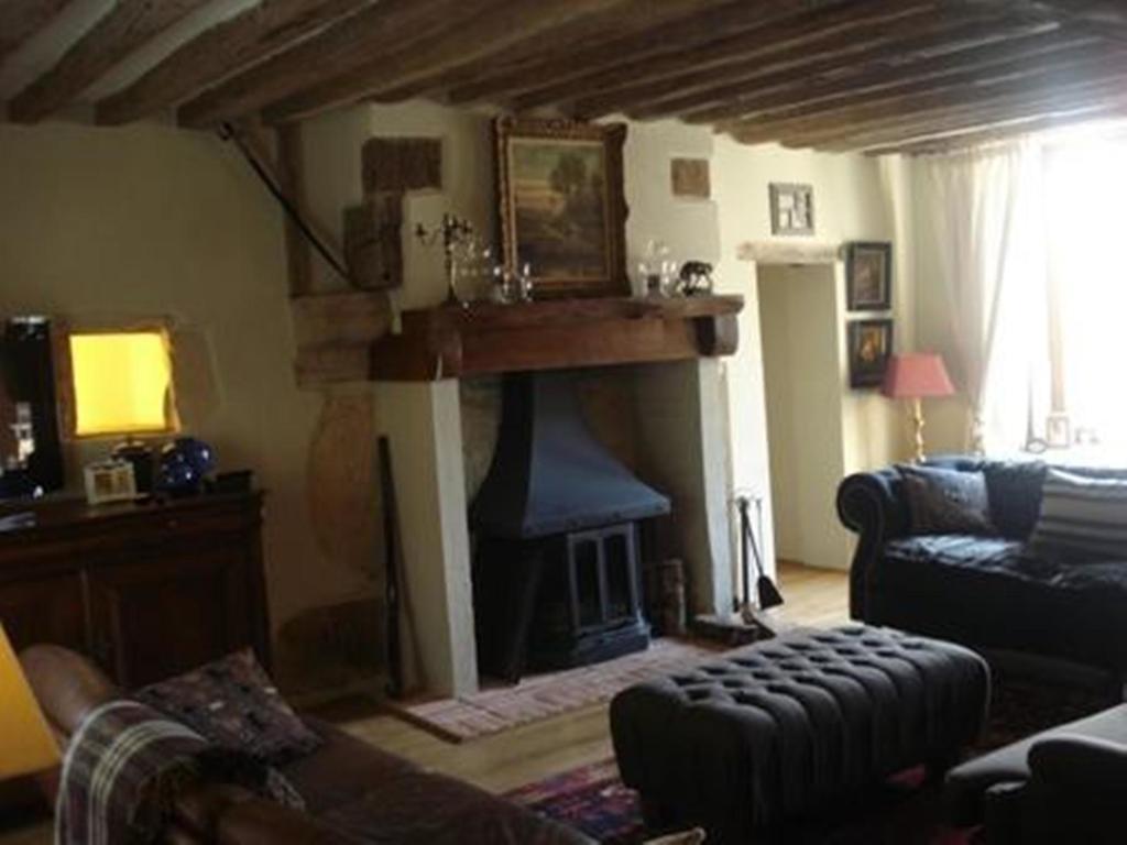 L'Ancien Pressoir Bed & Breakfast Ménil-Hermei Екстериор снимка